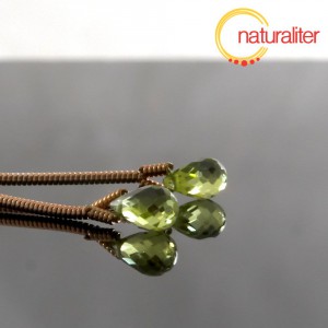 Peridot (olivín) - brioletka s průvlekem 6x4mm,2ks Peridot (olivín) - brioletka s průvlekem 6x4mm,2ks