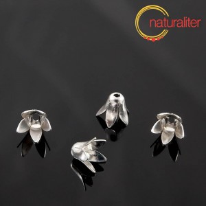 Kaplík s 5 lístky, postříbřený, 5x5mm, 10ks Kaplík s 5 lístky, postříbřený, 5x5mm, 10ks