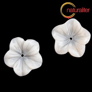 Perleťový květ 18mm přírodní bílý