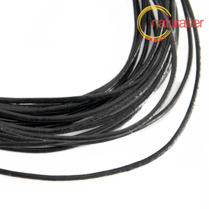 Kožená šňůrka 1,5mm kulatá černá, 1m Kožená šňůrka 1,5mm kulatá černá, 1m