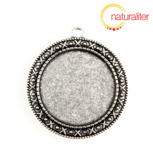 Lůžko kruh 30mm starostř&iacute;bro DEKORAČN&Iacute;, ozdobn&yacute; okraj s kř&iacute;žky